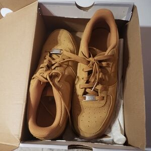 Nike airforce 1 LV8 3 (GS) 7y